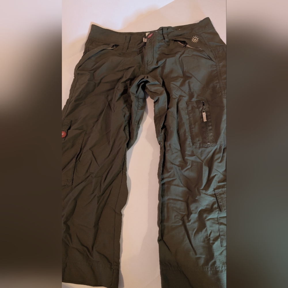Magellan Outdoors Olive Cargo Pants Size 2